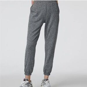 vuori boyfriend jogger